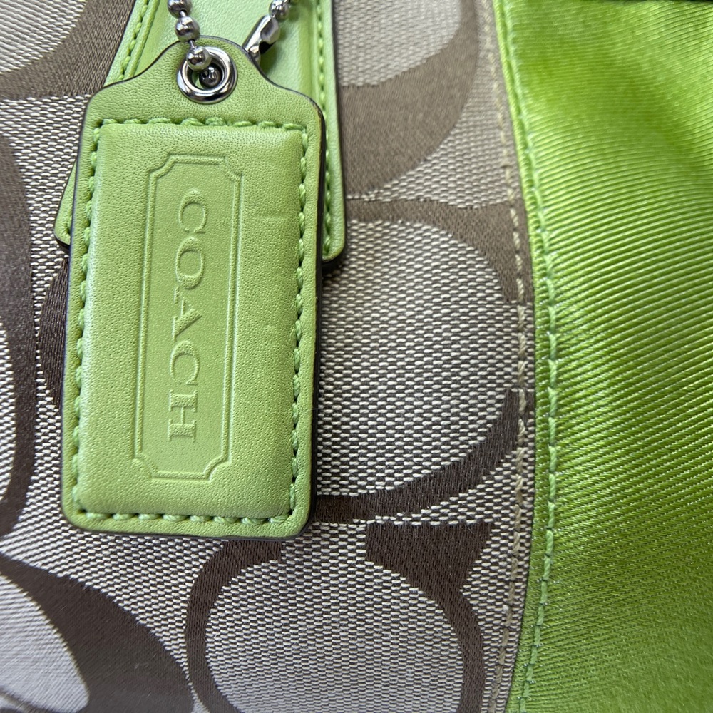 Coach F13533 Green and Brown Signature Kiss Clasp Tote Bag - Picture 7 of 11